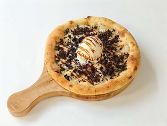Ice Cream Chocolate Pizza